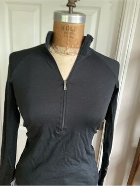 Women's REI non itchy wool  Black Half-Zip Performance Top